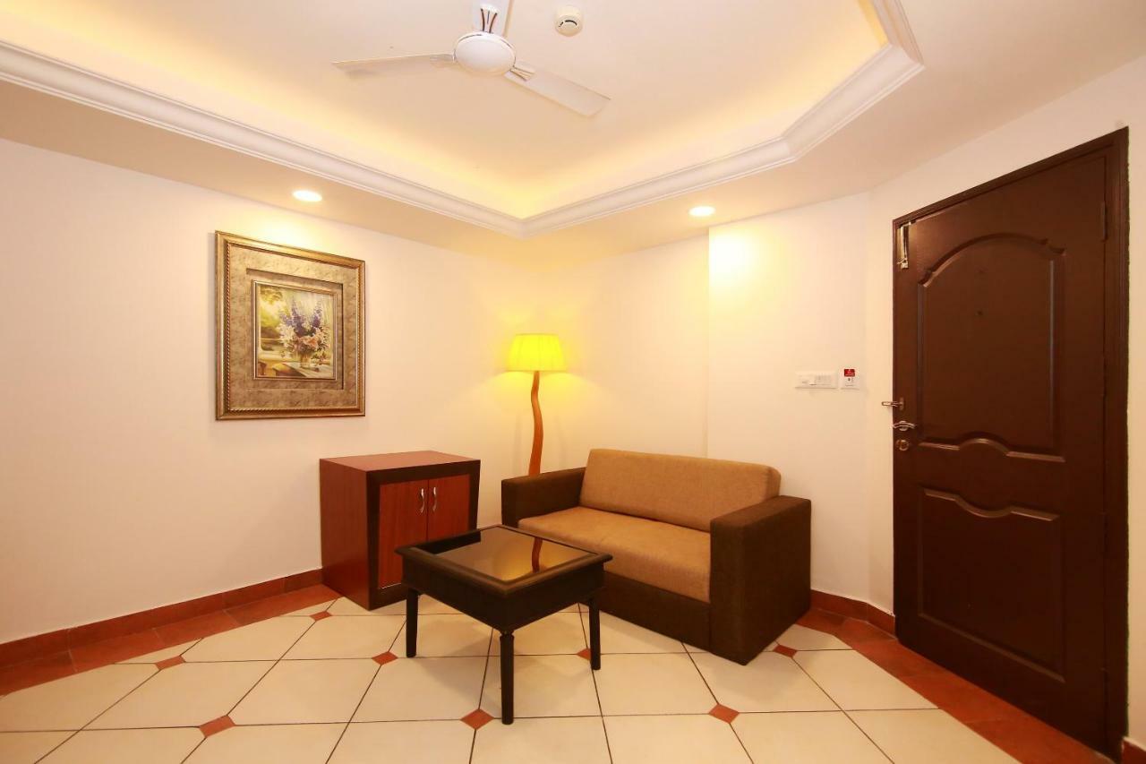 Emarald Hotel Cochin Kochi Exterior foto