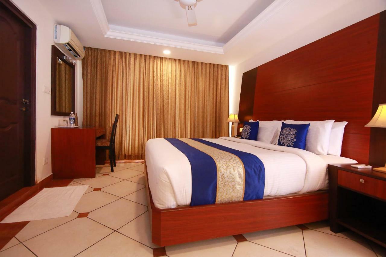 Emarald Hotel Cochin Kochi Exterior foto
